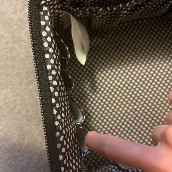 Black makeup case - Picture 5 of 16